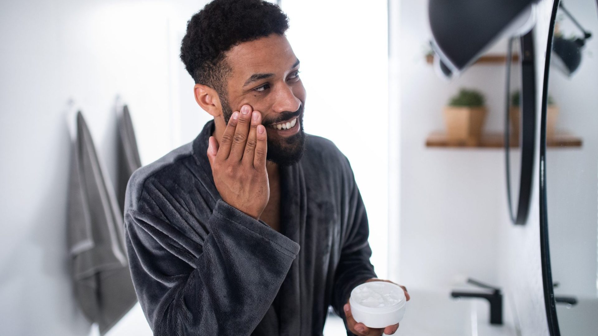 Cosmétiques homme en pharmacie tire la montée en gamme - Beyond Sales
